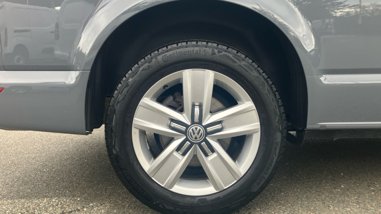 Volkswagen Transporter T32 Swb Diesel 2.0 TDI 110 Highline Kombi Van